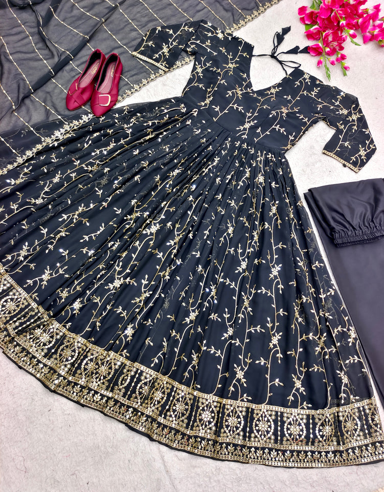 Launching New Đěsigner Gwon With Pent Dupatt Set*👗👈