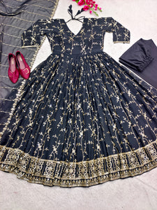 Launching New Đěsigner Gwon With Pent Dupatt Set*👗👈