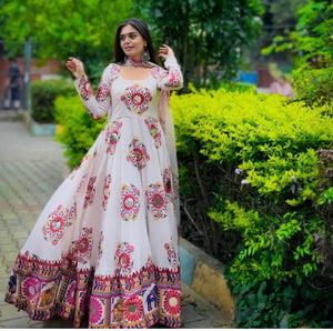 Launching New Đěsigner Tredition Look Heavy Dola Silk Gwon Pent & Dupatta Set*🏃🏾‍♀️‍➡️🏃🏾‍♀️‍➡️