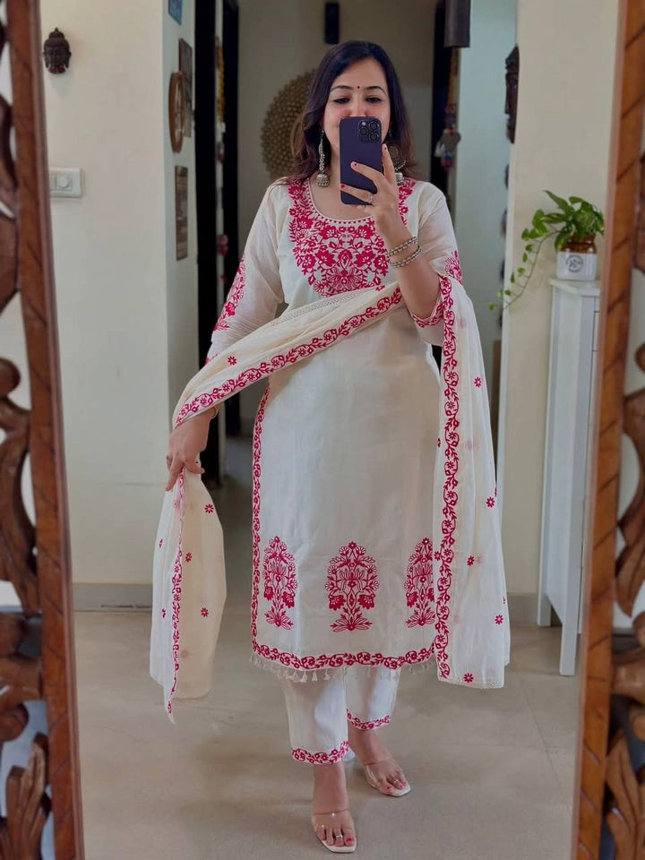 Womens Kurti Pair With Dupatta