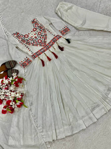 PRESENTING NEW NAVRATRI SPECIAL ANARKALI SUAT IN NEW FANCY STYLE
