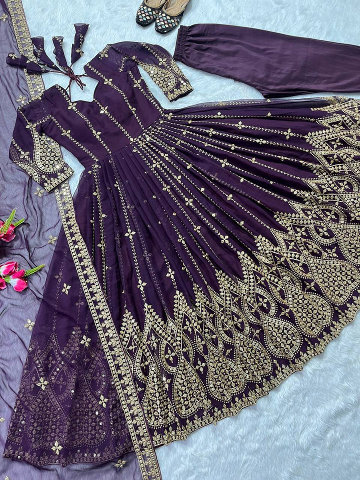 Presenting New  Đěsigner Anarkali Suit In New Fancy Style