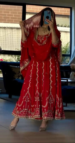 Presenting New  Đěsigner Anarkali Suit In New Fancy Style*👌💕