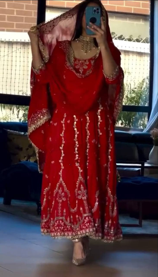 Presenting New  Đěsigner Anarkali Suit In New Fancy Style*👌💕