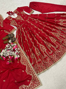Presenting New  Đěsigner Anarkali Suit In New Fancy Style*👌💕