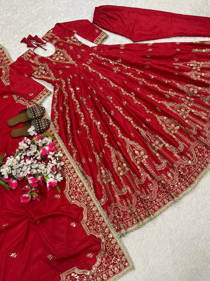 Presenting New  Đěsigner Anarkali Suit In New Fancy Style*👌💕