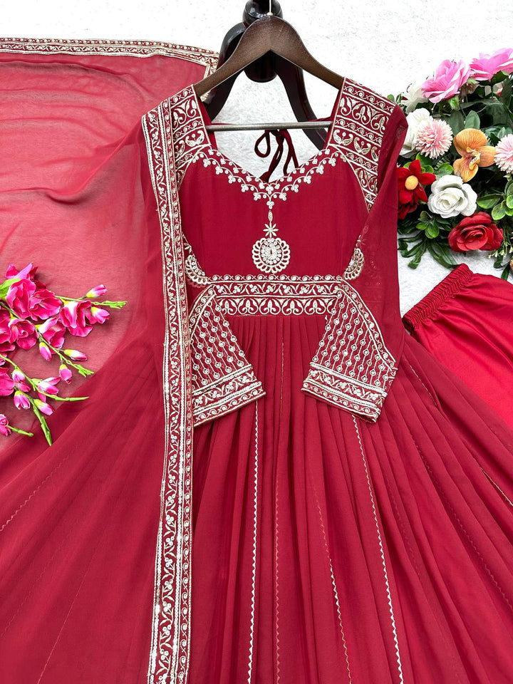 Launching New Đěsigner Party Wear Look Heavy Fox Georgette Gwon Pent & Dupatta Set