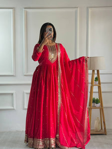 Launching New Đěsigner Party Wear Look Heavy Dola Silk Gwon Pent & Dupatta Set