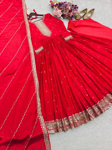 Launching New Đěsigner Party Wear Look Heavy Dola Silk Gwon Pent & Dupatta Set