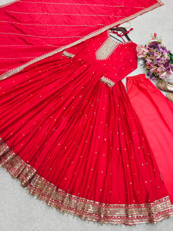 Launching New Đěsigner Party Wear Look Heavy Dola Silk Gwon Pent & Dupatta Set