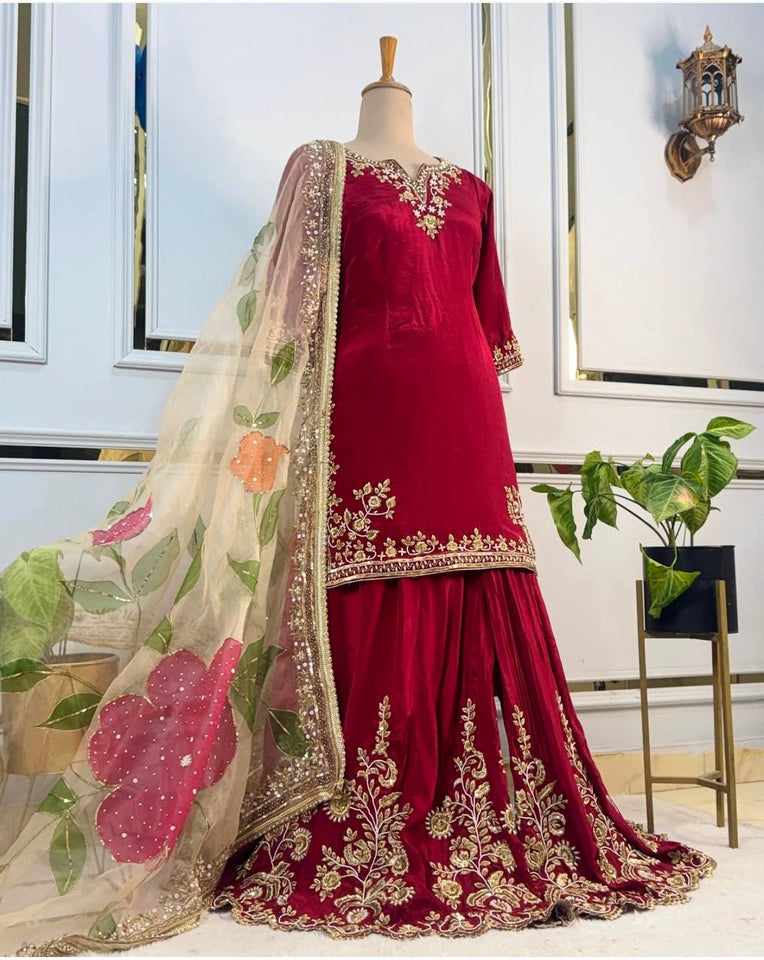 Launching New Đěsigner Party Wear Look Heavy Cinon Silk Top Sarara & Dupatta Set