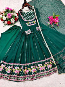 Launching New Đěsigner Tredition Look Heavy Fox Georgette Gwon Pent & Dupatta Set