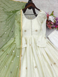 Launching New Đěsigner Tredition Look Heavy Dola Silk Gwon Pent & Dupatta Set*