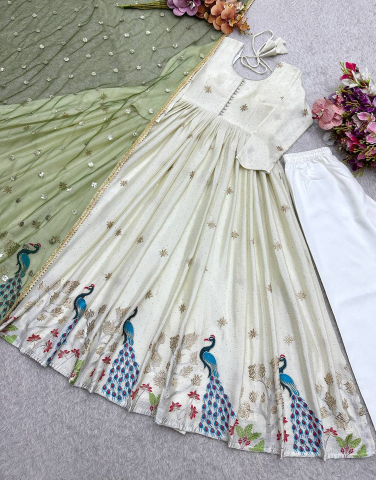 Launching New Đěsigner Tredition Look Heavy Dola Silk Gwon Pent & Dupatta Set*