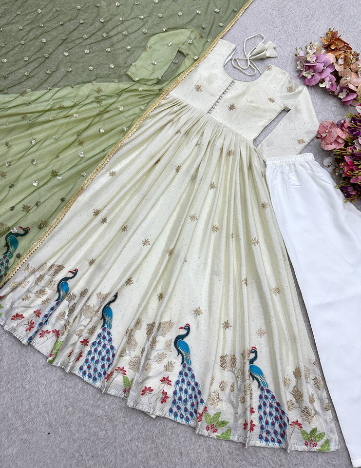 Launching New Đěsigner Tredition Look Heavy Dola Silk Gwon Pent & Dupatta Set*