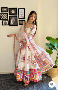 Launching New Đěsigner Navratri Look Heavy Moss Satin Silk Gwon & Dupatta Set*