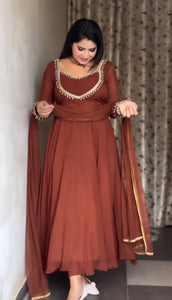 Launching New Đěsigner Party Wear Look Heavy Fox Georgette Gwon Pent & Dupatta Set