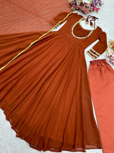 Launching New Đěsigner Party Wear Look Heavy Fox Georgette Gwon Pent & Dupatta Set