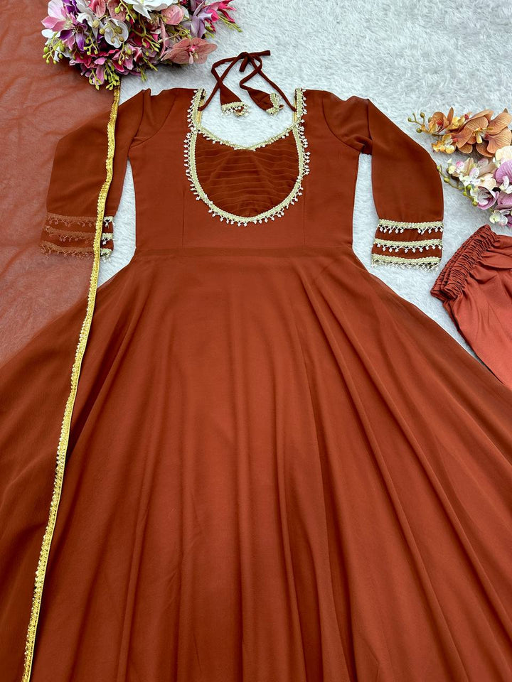 Launching New Đěsigner Party Wear Look Heavy Fox Georgette Gwon Pent & Dupatta Set