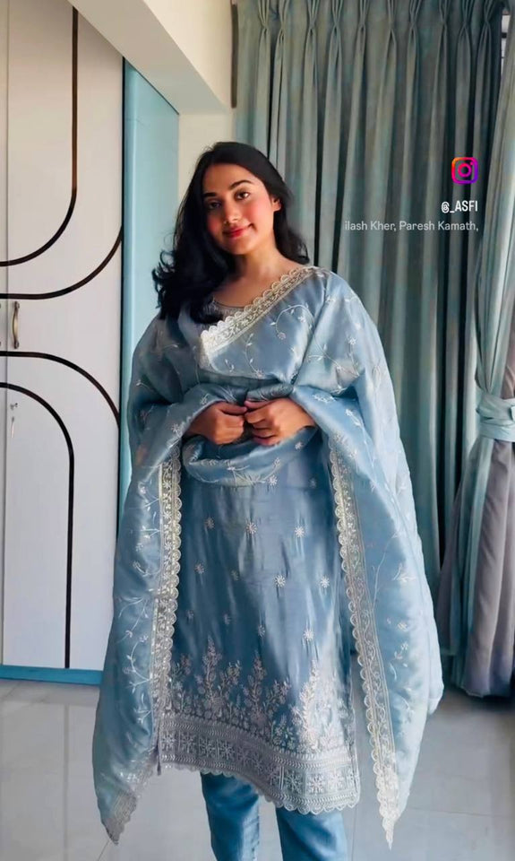 Presenting New Pure Gold Crush Top&Pent&Dupatta Set Fully Stitched Ready To Wear 🔥