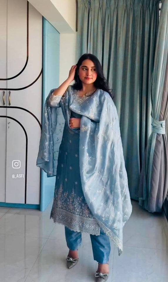 Presenting New Pure Gold Crush Top&Pent&Dupatta Set Fully Stitched Ready To Wear 🔥