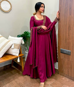 Presenting New  Pure Vichitra Silk Gwon Pent and Dupatta Set Fully Stitched Ready To Wear 🔥😍🥰*