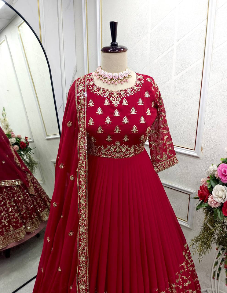 Presenting New Wedding Gown -Pent  Dupatta Set Fully Stitched Ready To Wear