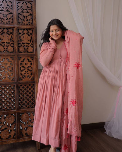 Presenting New Collection Heavy ⭐️ Georgette Gown -Pent  Dupatta Set Fully Stitched Ready To Wear 🔥