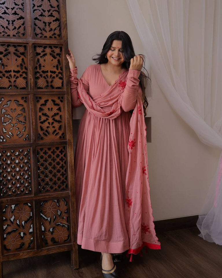 Presenting New Collection Heavy ⭐️ Georgette Gown -Pent  Dupatta Set Fully Stitched Ready To Wear 🔥