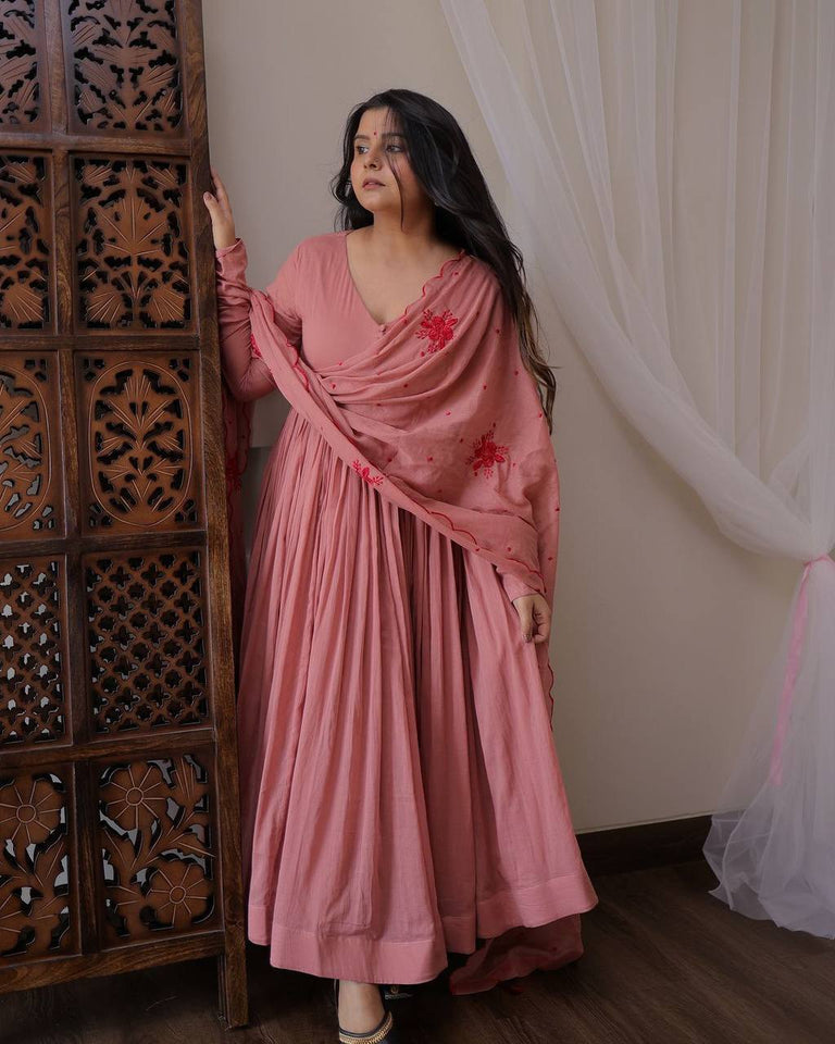 Presenting New Collection Heavy ⭐️ Georgette Gown -Pent  Dupatta Set Fully Stitched Ready To Wear 🔥