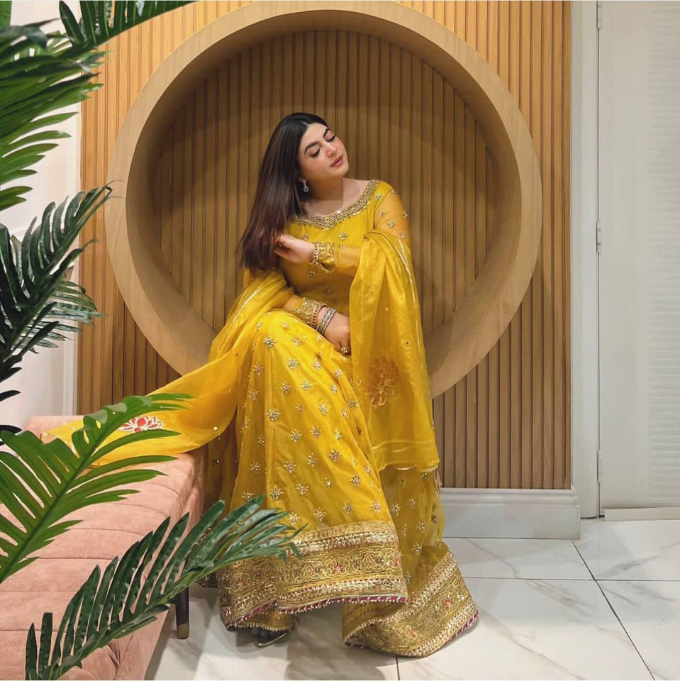 Presenting New Collection Heavy Fox Georgette Gown -Pent  Dupatta Set Fully Stitched Ready To Wear 🔥😍🥰*