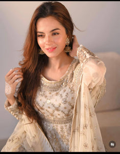 Launching New Đěsigner Anarkali Gwon With Pent Dupatt Set*  👇(*WW-1097*)👇