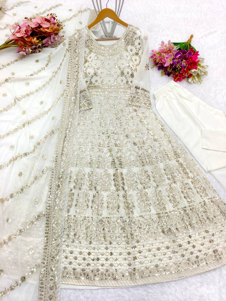 Launching New Đěsigner Anarkali Gwon With Pent Dupatt Set*  👇(*WW-1097*)👇