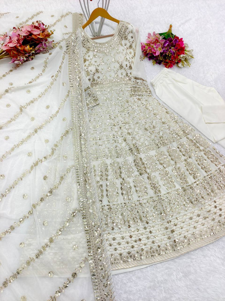 Launching New Đěsigner Anarkali Gwon With Pent Dupatt Set*  👇(*WW-1097*)👇