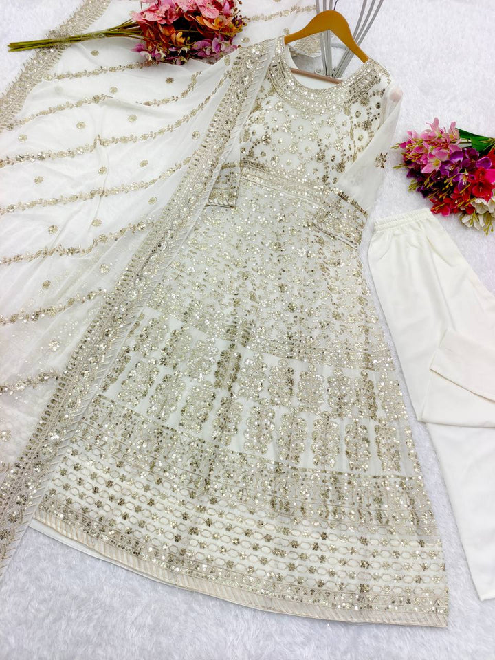 Launching New Đěsigner Anarkali Gwon With Pent Dupatt Set*  👇(*WW-1097*)👇