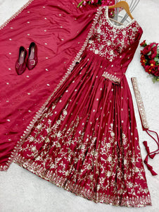 Launching New Silk Đěsigner Gwon With  Dupatt Set*👗👈