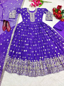 Launching New Đěsigner Gwon With Pent Dupatt Set*👗👈