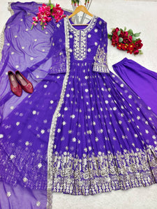 Launching New Đěsigner Gwon With Pent Dupatt Set*👗👈