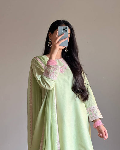 New Launching Đěsigner Party Wear Look top with farshi salwar*