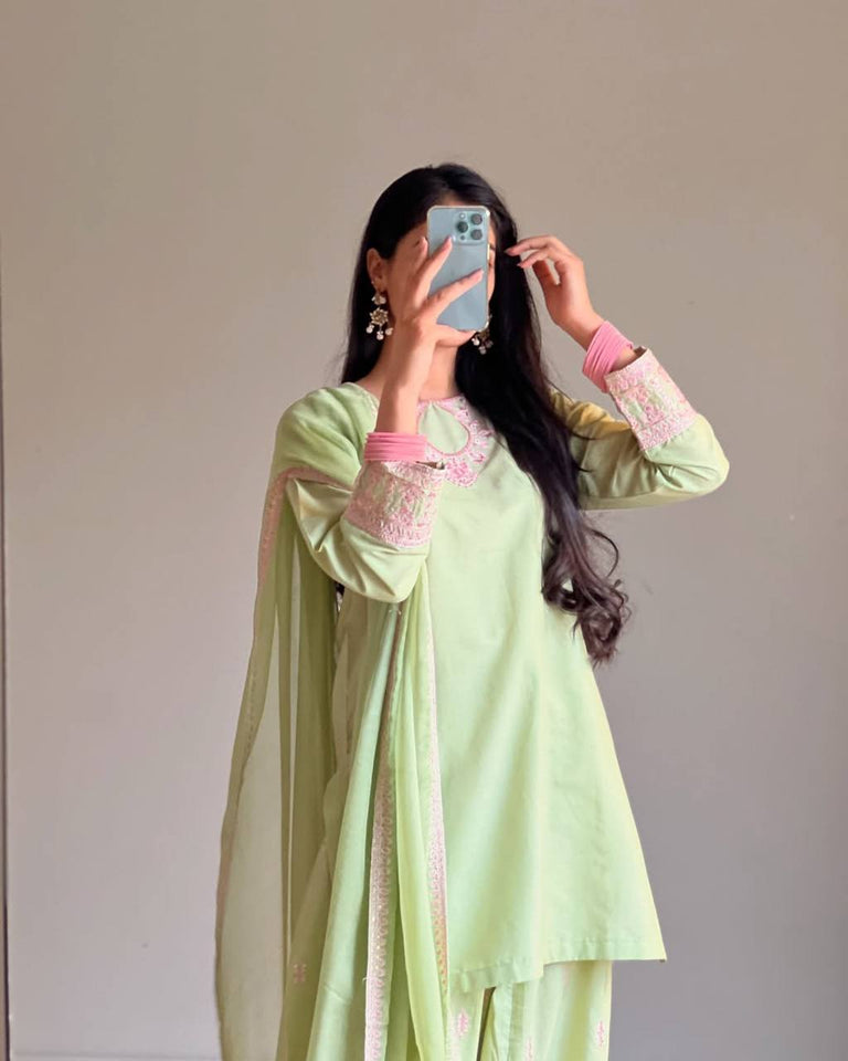 New Launching Đěsigner Party Wear Look top with farshi salwar*