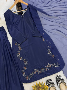 Launching New 👗 Đěsigner Party Wear Look top with farshi salwar*