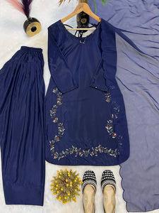 Launching New 👗 Đěsigner Party Wear Look top with farshi salwar*
