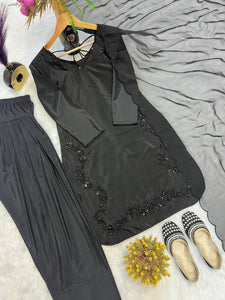 Launching New 👗 Đěsigner Party Wear Look top with farshi salwar*