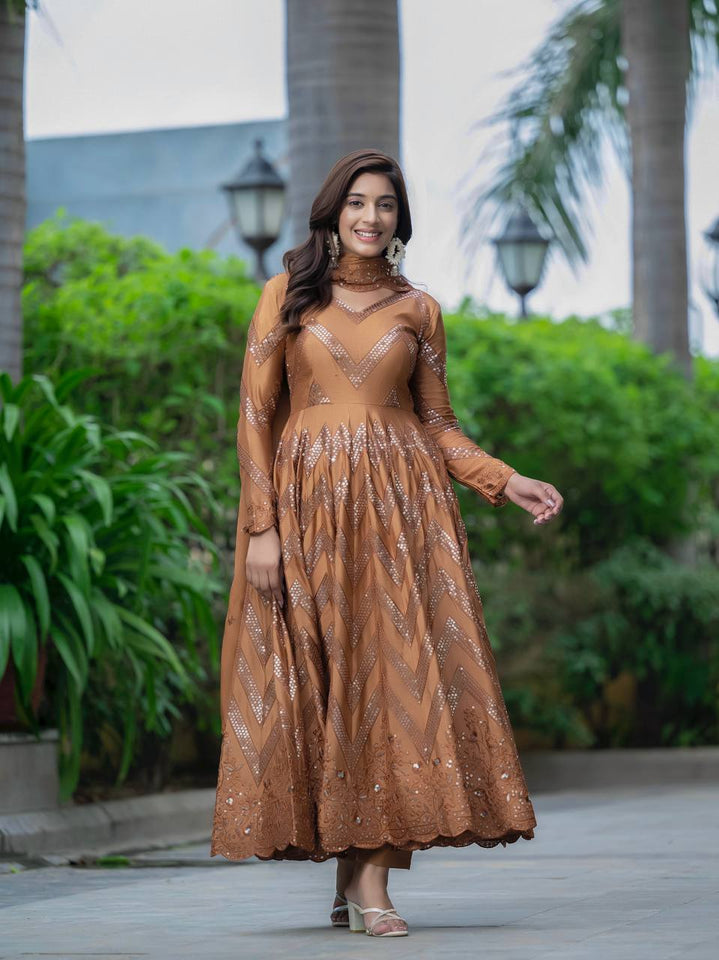 PREMIUM & LUXURIOUS DESIGNER READYMADE ALIA CUT  ANARKALI SUIT COLLECTIONS*👜