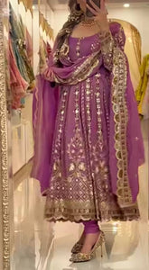 Presenting New  Đěsigner Anarkali Suit In New Fancy Style*👌💕