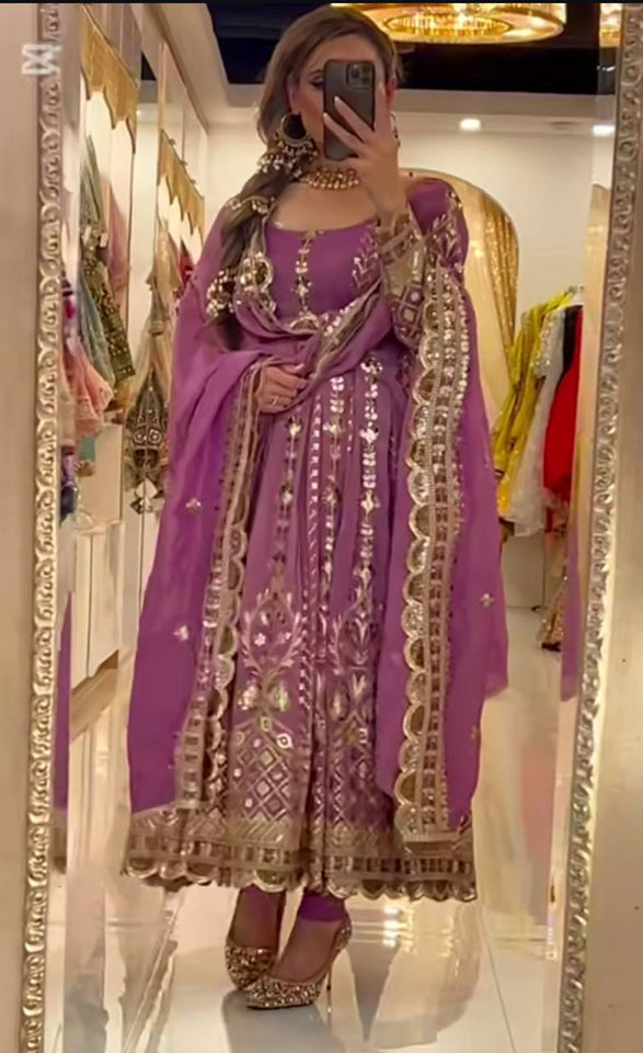 Presenting New  Đěsigner Anarkali Suit In New Fancy Style*👌💕