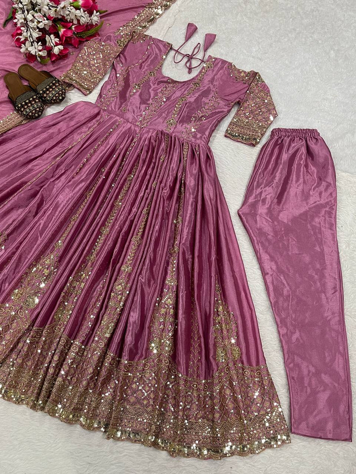 Presenting New  Đěsigner Anarkali Suit In New Fancy Style*👌💕