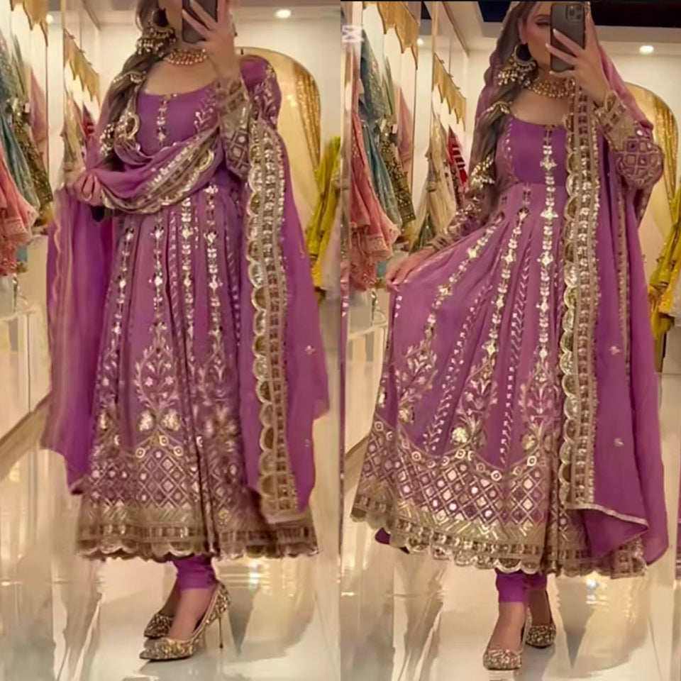 Presenting New  Đěsigner Anarkali Suit In New Fancy Style*👌💕