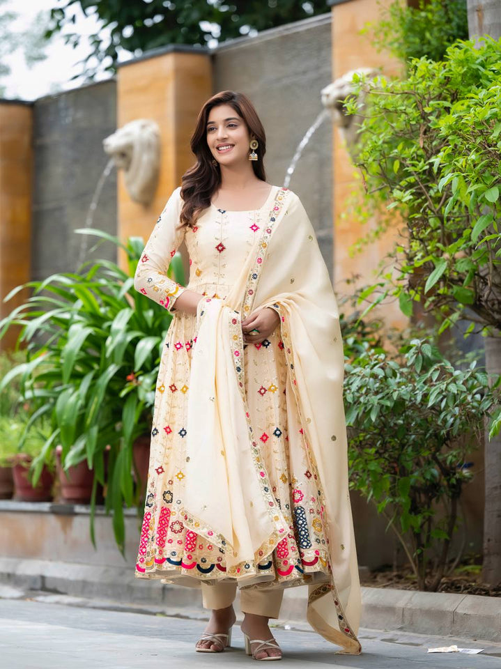 PREMIUM & LUXURIOUS DESIGNER READYMADE ALIA CUT  ANARKALI SUIT COLLECTIONS
