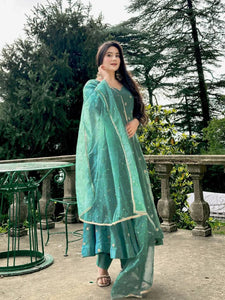 Presenting New  Đěsigner Anarkali Suit In New Fancy Style*👌💕